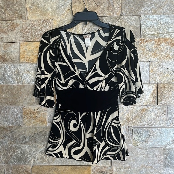 Black & Off White Top M - Picture 3 of 6